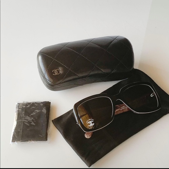 ‼️SOLD‼️CHANEL Sunglasses 5221 Black - Picture 12 of 12